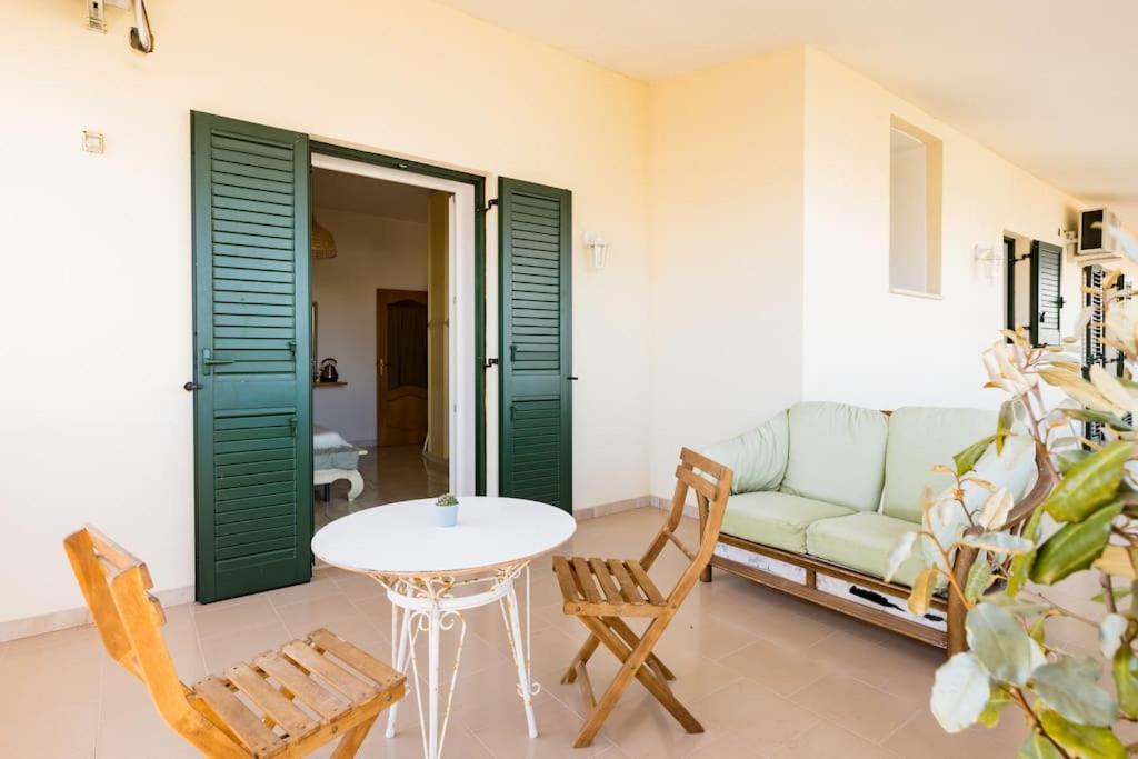 Villa La Serenata Di Pietro Taranto Exterior foto